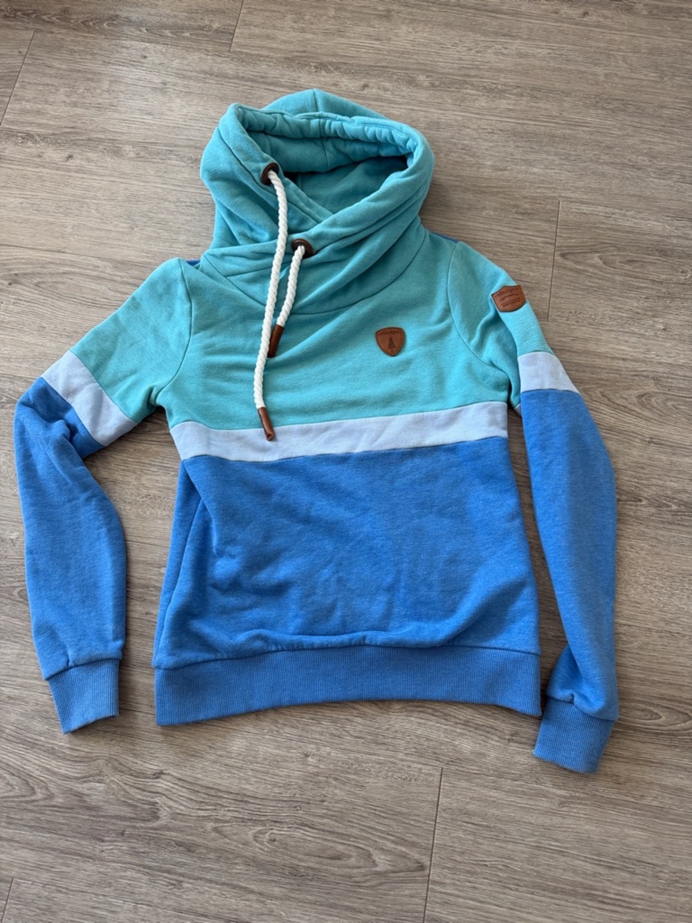 Wanakome Colorblock Pullover Hoodie in Teal, Light Blue, Royal Blue